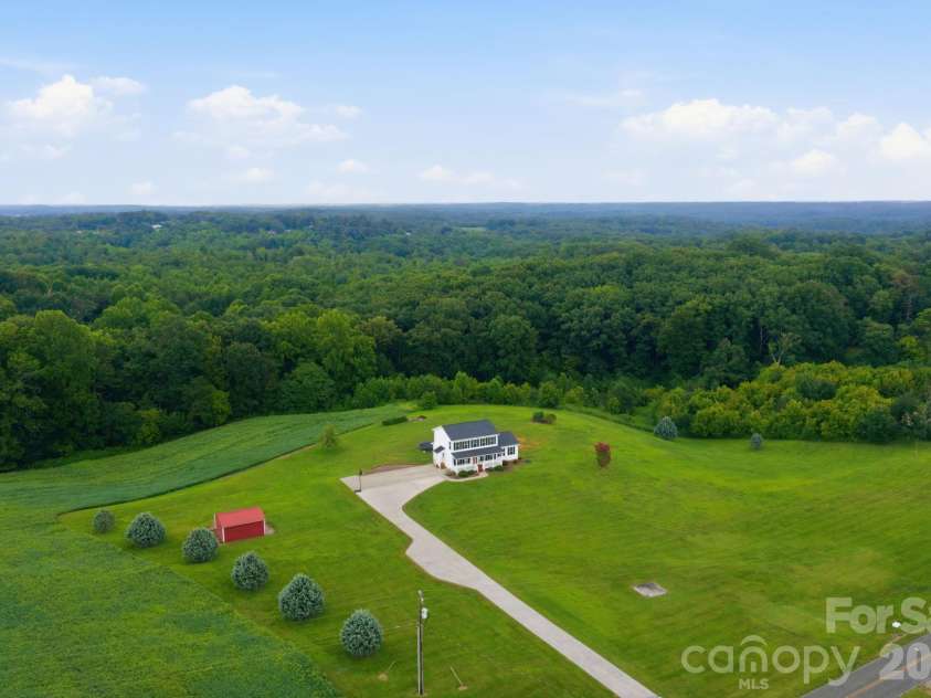 1950 Huckleberry Ridge Road, Hiddenite, NC 28636.  MLS# CAR4413318, YatesRealty ID 43994. 