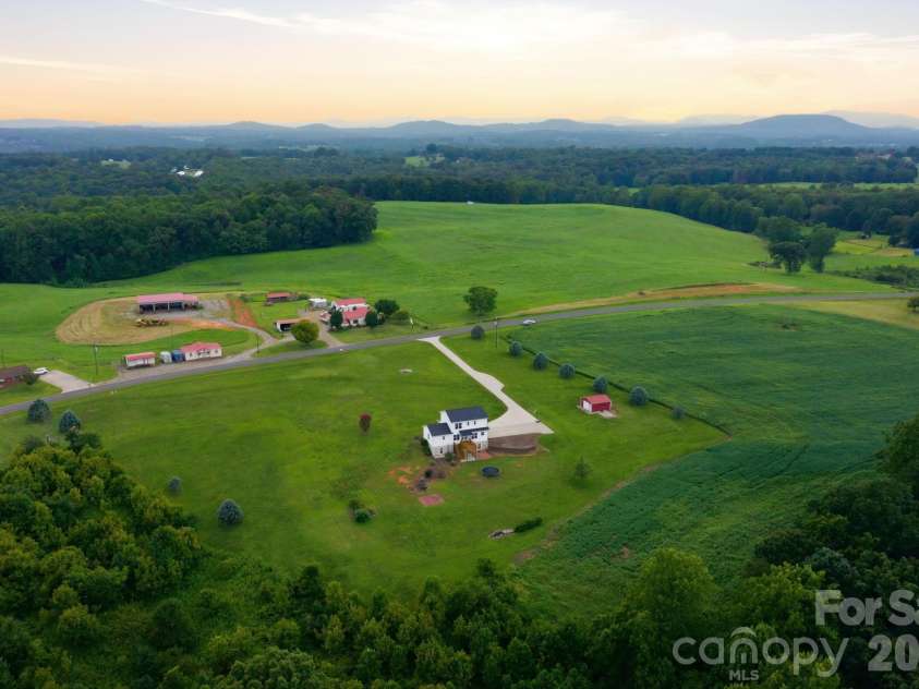 1950 Huckleberry Ridge Road, Hiddenite, NC 28636.  MLS# CAR4413318, YatesRealty ID 43994. 