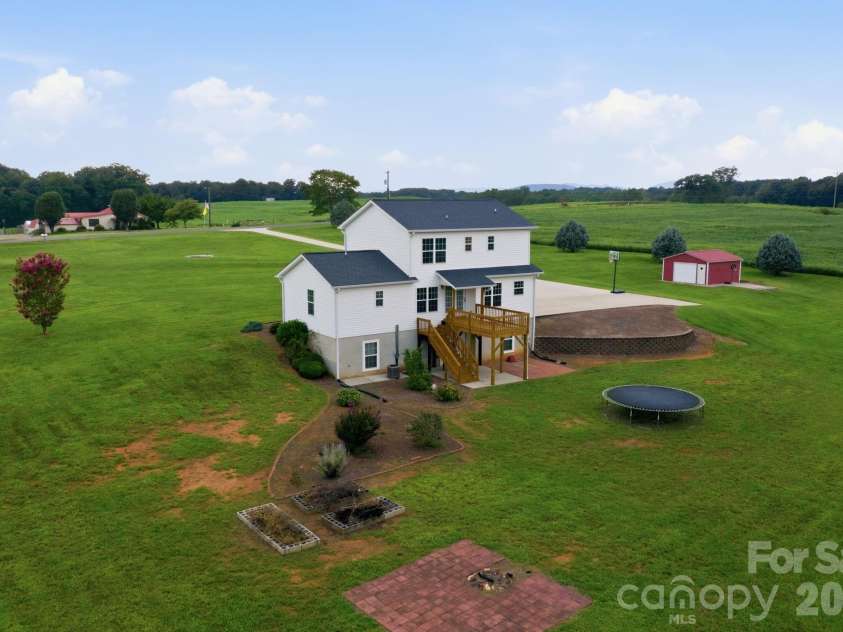 1950 Huckleberry Ridge Road, Hiddenite, NC 28636.  MLS# CAR4413318, YatesRealty ID 43994. 