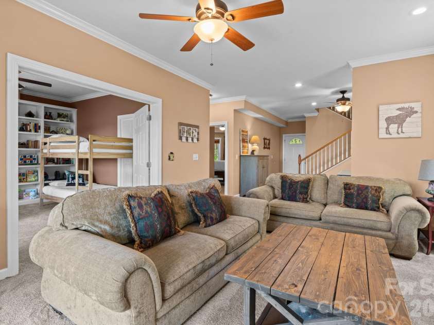117 Pinnacle Ridge Road, Beech Mountain, NC 28604.  MLS# CAR4390771, YatesRealty ID 43995. 