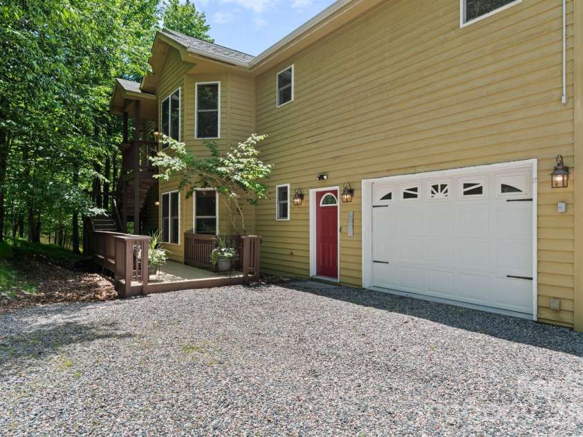 117 Pinnacle Ridge Road, Beech Mountain, NC 28604.  MLS# CAR4390771, YatesRealty ID 43995. Attached 2-car garage with separate entrance