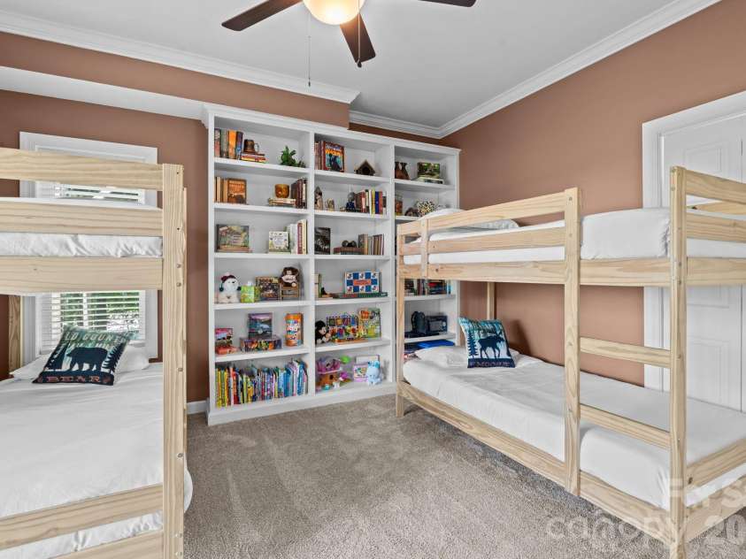 117 Pinnacle Ridge Road, Beech Mountain, NC 28604.  MLS# CAR4390771, YatesRealty ID 43995. Bunk room serves as 4th bedroom