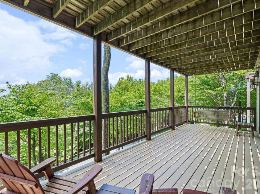 117 Pinnacle Ridge Road, Beech Mountain, NC 28604.  MLS# CAR4390771, YatesRealty ID 43995. Deck, lower level