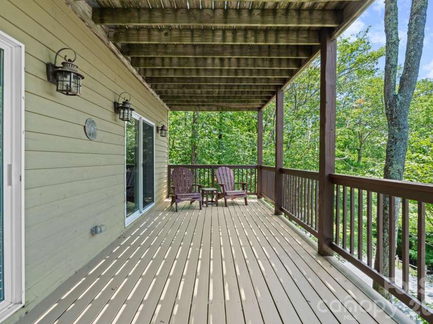 117 Pinnacle Ridge Road, Beech Mountain, NC 28604.  MLS# CAR4390771, YatesRealty ID 43995. Deck, lower level
