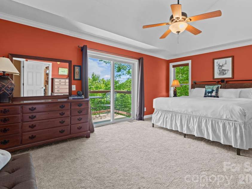 117 Pinnacle Ridge Road, Beech Mountain, NC 28604.  MLS# CAR4390771, YatesRealty ID 43995. Primary bedroom upper level