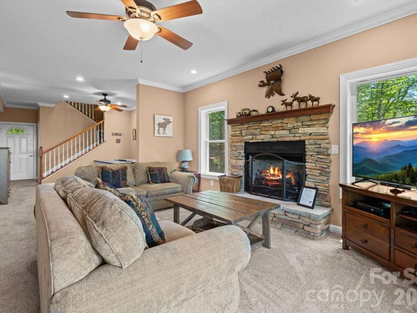 117 Pinnacle Ridge Road, Beech Mountain, NC 28604.  MLS# CAR4390771, YatesRealty ID 43995. Stone, wood-burning fireplace