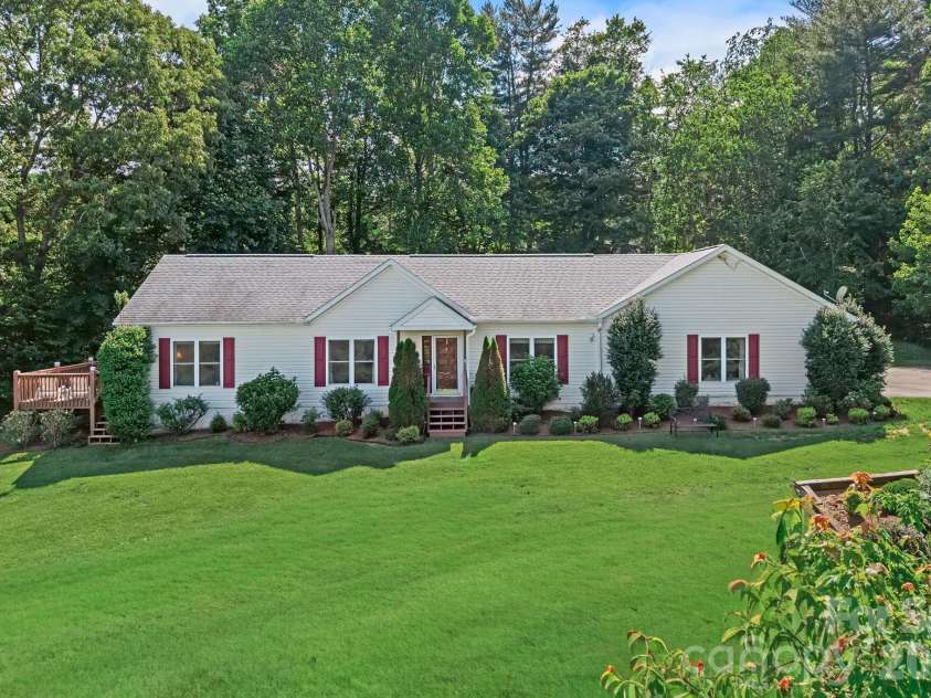 56 Gudger Road, Leicester, NC 28748.  MLS# CAR4389320, YatesRealty ID 43996. 