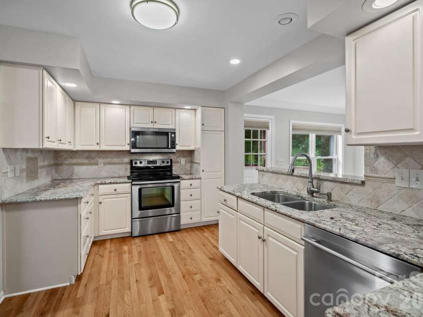 56 Gudger Road, Leicester, NC 28748.  MLS# CAR4389320, YatesRealty ID 43996. 