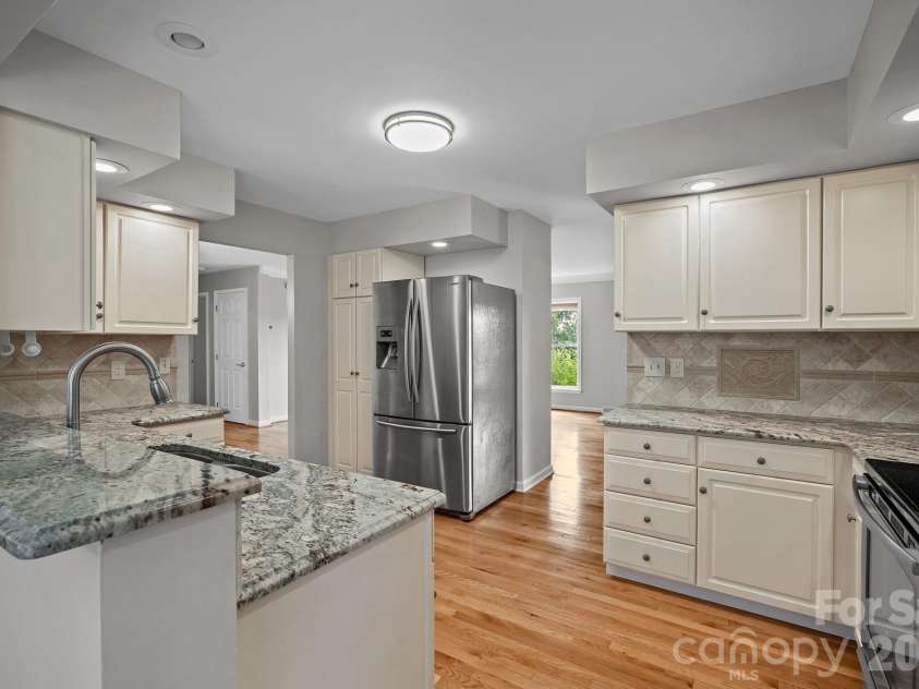 56 Gudger Road, Leicester, NC 28748.  MLS# CAR4389320, YatesRealty ID 43996. 
