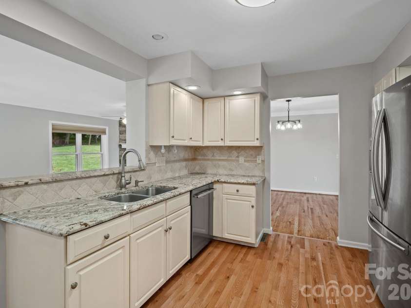 56 Gudger Road, Leicester, NC 28748.  MLS# CAR4389320, YatesRealty ID 43996. 