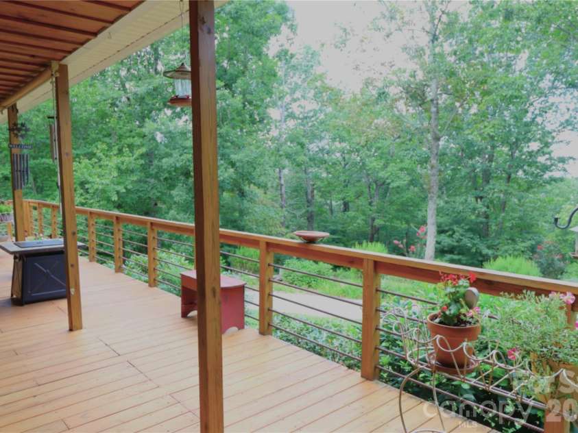 141 Owl Haven Lane, Cedar Mountain, NC 28718.  MLS# CAR4413663, YatesRealty ID 43997. 