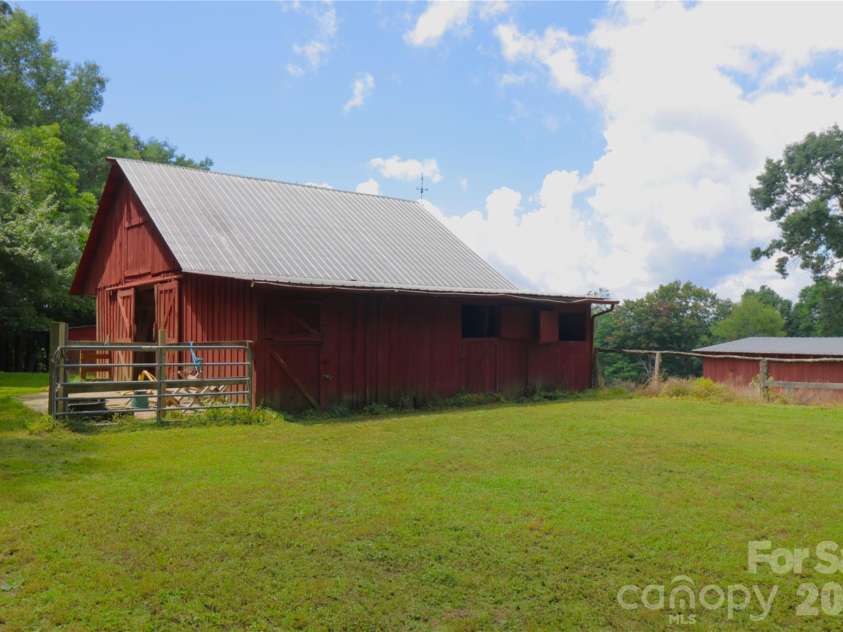 141 Owl Haven Lane, Cedar Mountain, NC 28718.  MLS# CAR4413663, YatesRealty ID 43997. 