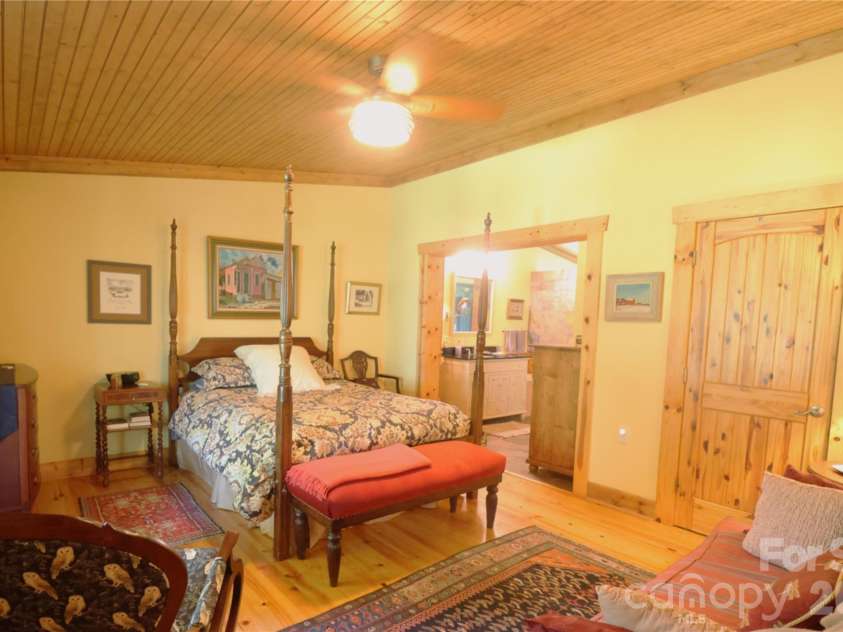 141 Owl Haven Lane, Cedar Mountain, NC 28718.  MLS# CAR4413663, YatesRealty ID 43997. 