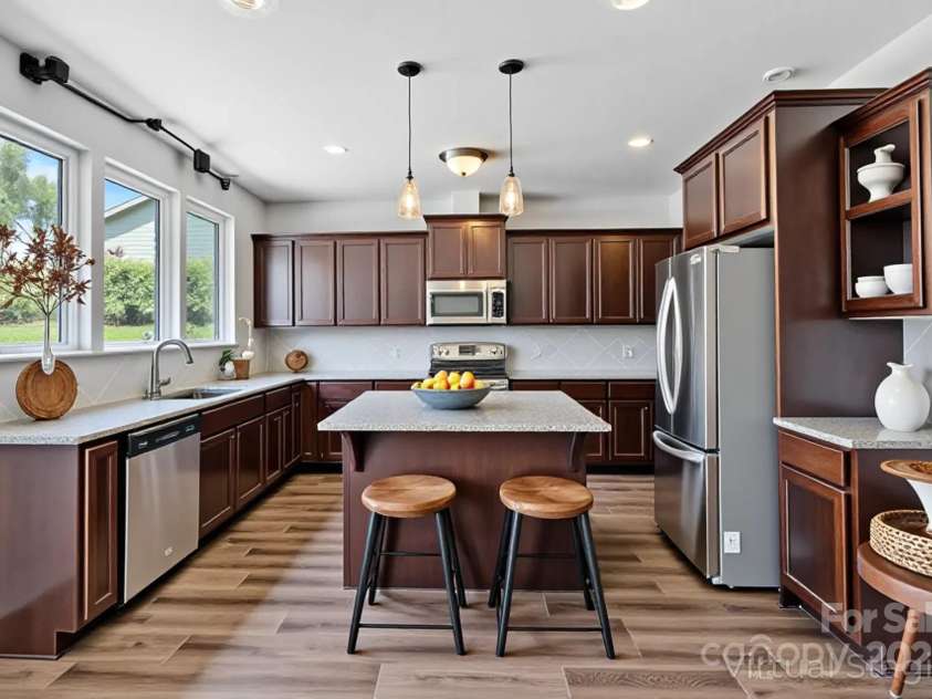 7129 Dove Field Lane, Fort Mill, SC 29707.  MLS# CAR4272873, YatesRealty ID 43998. Kitchen