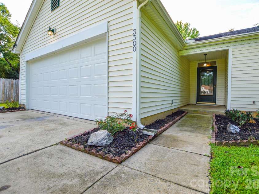 3300 Braefield Drive, Indian Trail, NC 28079.  MLS# CAR4400603, YatesRealty ID 43999. 