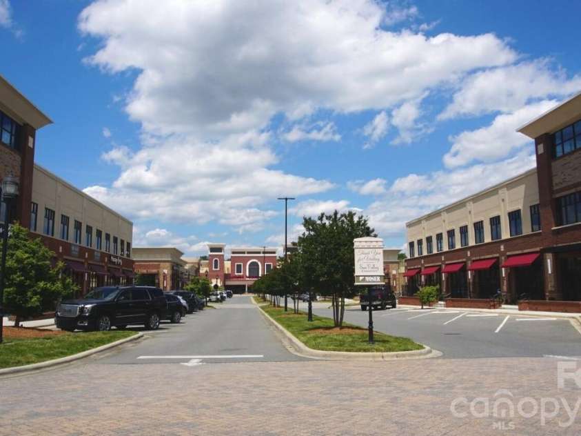 3300 Braefield Drive, Indian Trail, NC 28079.  MLS# CAR4400603, YatesRealty ID 43999. 
