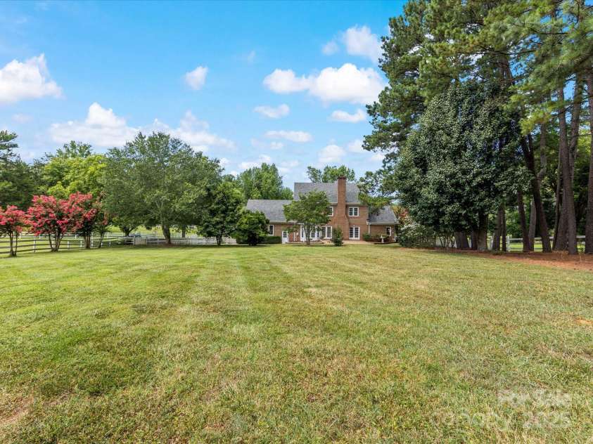11215 Idlewild Road, Matthews, NC 28105.  MLS# CAR4281881, YatesRealty ID 44. 