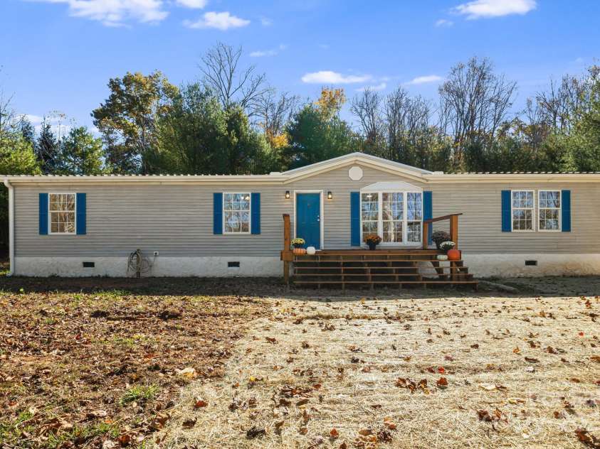 398 Dogwood Drive, Bakersville, NC 28705.  MLS# CAR4321945, YatesRealty ID 440. 