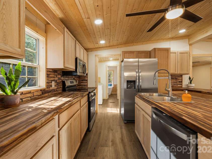 398 Dogwood Drive, Bakersville, NC 28705.  MLS# CAR4321945, YatesRealty ID 440. 