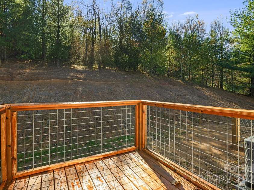 398 Dogwood Drive, Bakersville, NC 28705.  MLS# CAR4321945, YatesRealty ID 440. 