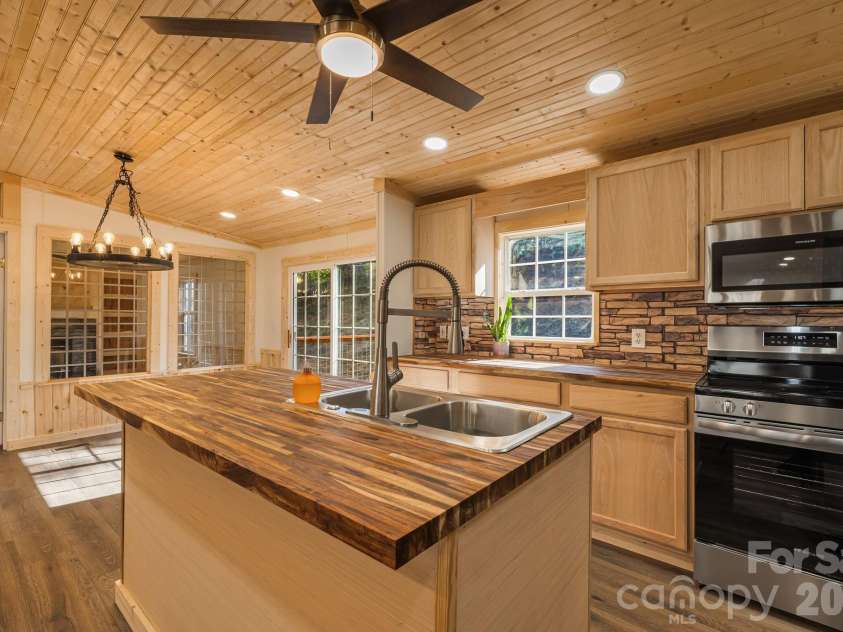 398 Dogwood Drive, Bakersville, NC 28705.  MLS# CAR4376207, YatesRealty ID 440. 