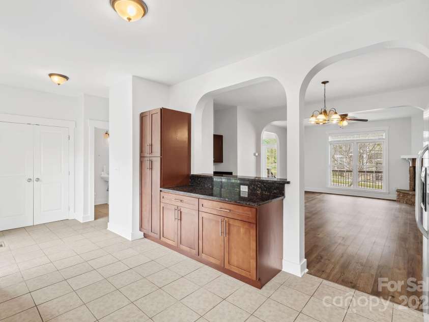 27 Walnut Springs Drive, Asheville, NC 28804.  MLS# CAR4310301, YatesRealty ID 4400. 