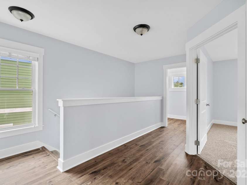 27 Walnut Springs Drive, Asheville, NC 28804.  MLS# CAR4310301, YatesRealty ID 4400. 