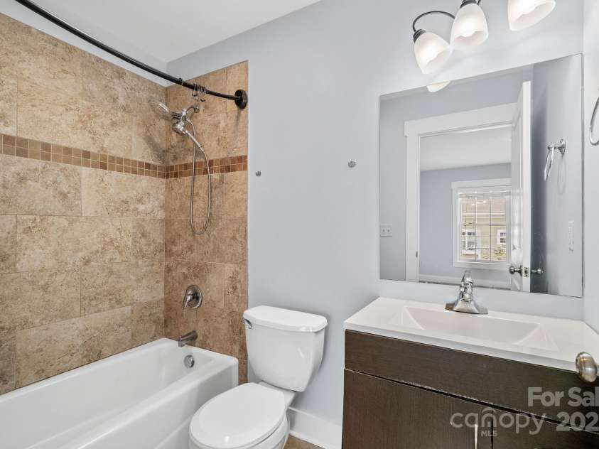 27 Walnut Springs Drive, Asheville, NC 28804.  MLS# CAR4310301, YatesRealty ID 4400. 