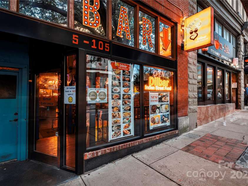 27 Walnut Springs Drive, Asheville, NC 28804.  MLS# CAR4310301, YatesRealty ID 4400. Downtown Asheville 