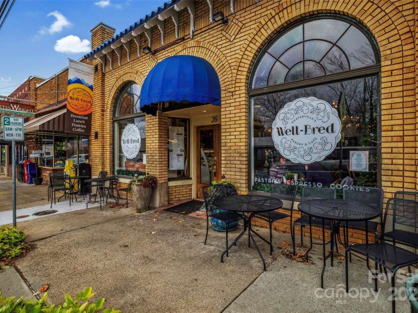 27 Walnut Springs Drive, Asheville, NC 28804.  MLS# CAR4310301, YatesRealty ID 4400. Downtown Weaverville 