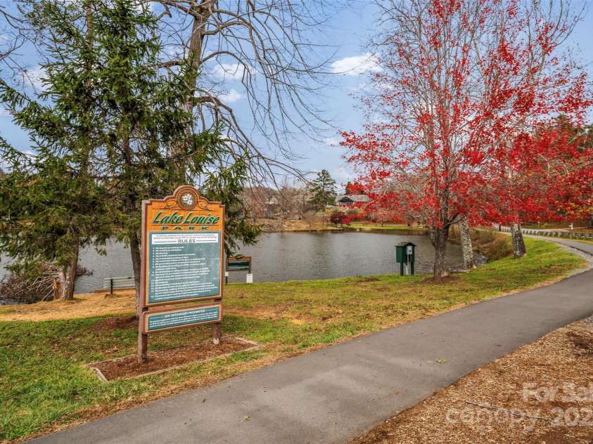 27 Walnut Springs Drive, Asheville, NC 28804.  MLS# CAR4310301, YatesRealty ID 4400. Lake Louise in Weaverville