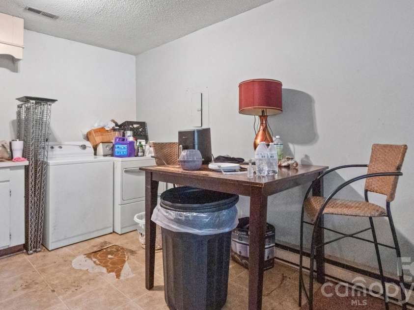 423 Carpenter Street, Gastonia, NC 28054.  MLS# CAR4413065, YatesRealty ID 44000. 