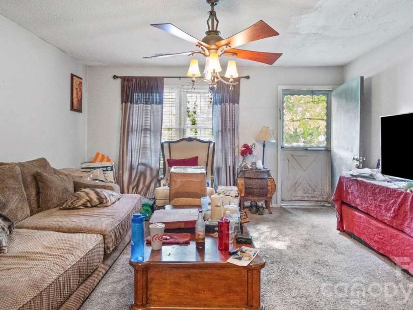 423 Carpenter Street, Gastonia, NC 28054.  MLS# CAR4413065, YatesRealty ID 44000. 