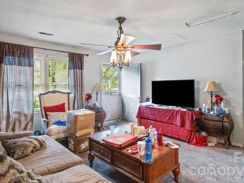 423 Carpenter Street, Gastonia, NC 28054.  MLS# CAR4413065, YatesRealty ID 44000. 