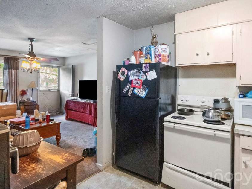 423 Carpenter Street, Gastonia, NC 28054.  MLS# CAR4413065, YatesRealty ID 44000. 