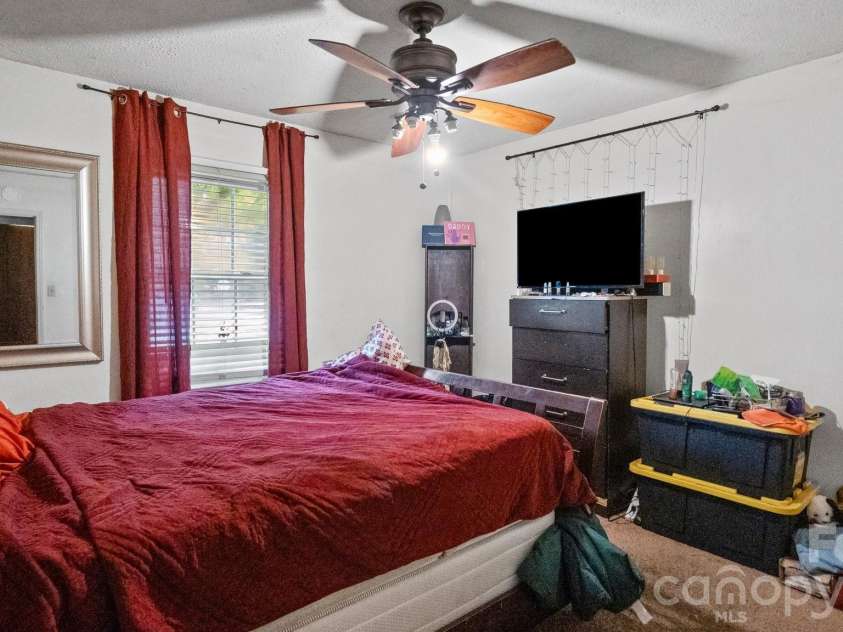423 Carpenter Street, Gastonia, NC 28054.  MLS# CAR4413065, YatesRealty ID 44000. 
