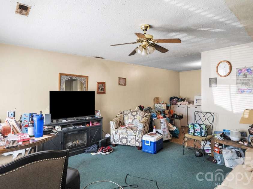 423 Carpenter Street, Gastonia, NC 28054.  MLS# CAR4413065, YatesRealty ID 44000. 