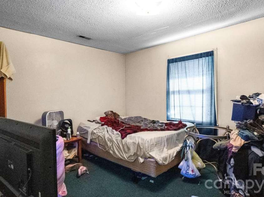 423 Carpenter Street, Gastonia, NC 28054.  MLS# CAR4413065, YatesRealty ID 44000. 