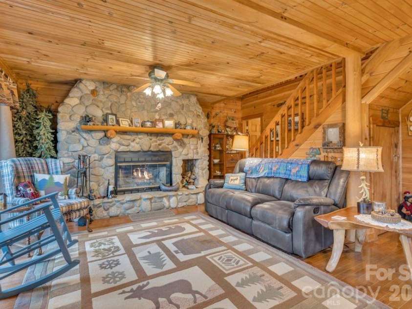 1894 left fork run Road, Bakersville, NC 28705.  MLS# CAR4412441, YatesRealty ID 44001. 
