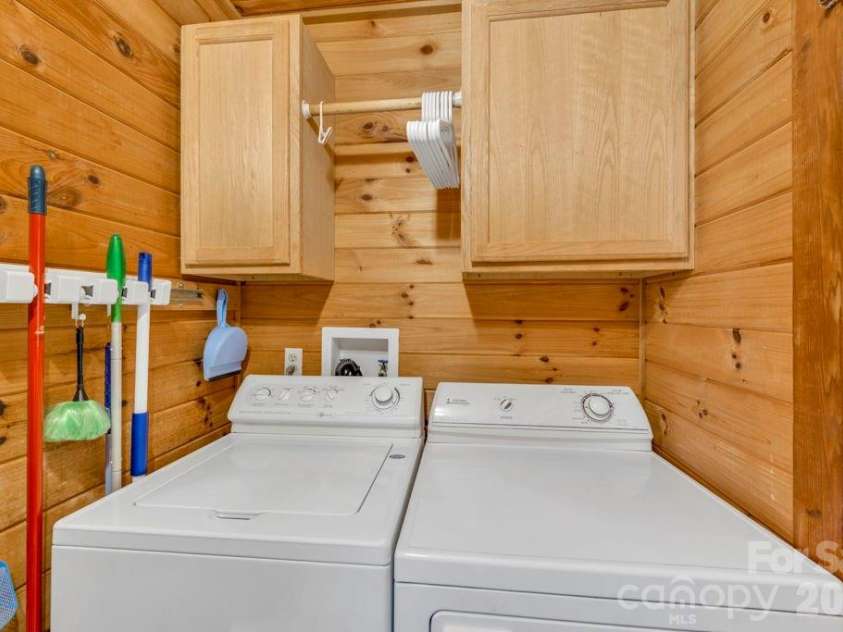 1894 left fork run Road, Bakersville, NC 28705.  MLS# CAR4412441, YatesRealty ID 44001. 