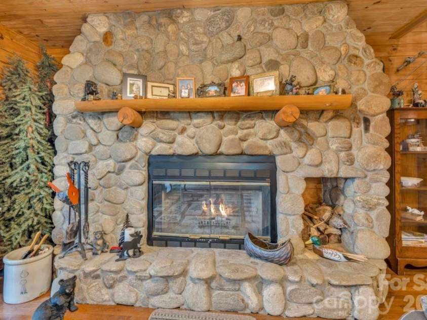 1894 left fork run Road, Bakersville, NC 28705.  MLS# CAR4412441, YatesRealty ID 44001. 