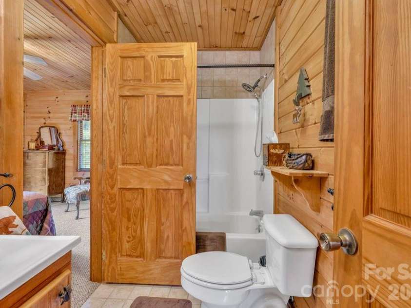 1894 left fork run Road, Bakersville, NC 28705.  MLS# CAR4412441, YatesRealty ID 44001. 