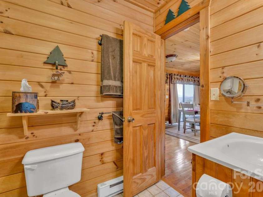 1894 left fork run Road, Bakersville, NC 28705.  MLS# CAR4412441, YatesRealty ID 44001. 