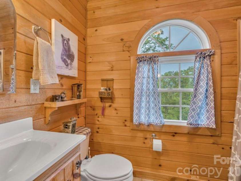 1894 left fork run Road, Bakersville, NC 28705.  MLS# CAR4412441, YatesRealty ID 44001. 