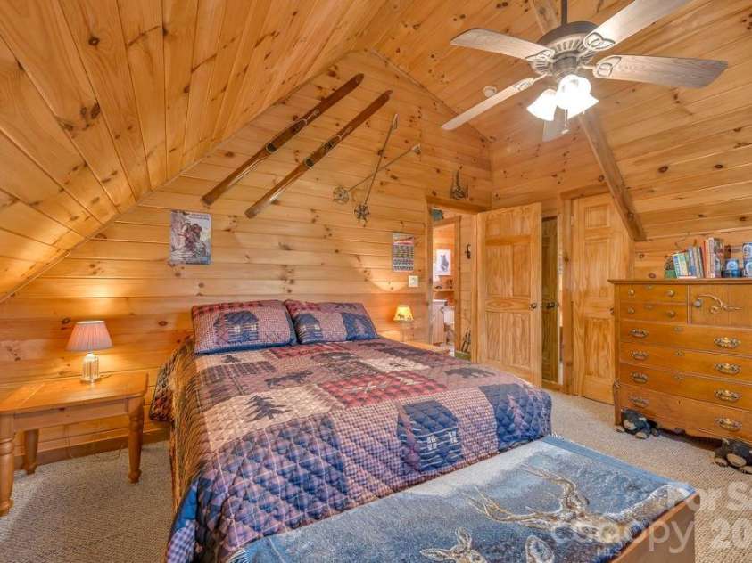 1894 left fork run Road, Bakersville, NC 28705.  MLS# CAR4412441, YatesRealty ID 44001. 