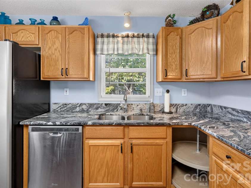 1820 Hampshire Drive, Salisbury, NC 28146.  MLS# CAR4413685, YatesRealty ID 44003. 