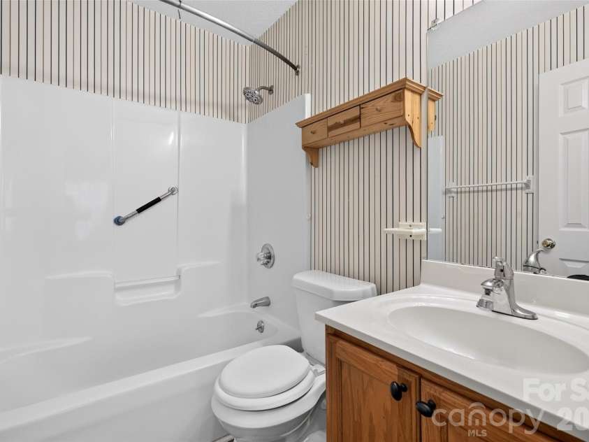 1820 Hampshire Drive, Salisbury, NC 28146.  MLS# CAR4413685, YatesRealty ID 44003. 