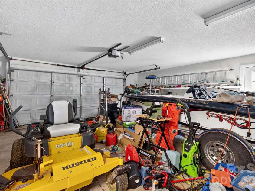 1820 Hampshire Drive, Salisbury, NC 28146.  MLS# CAR4413685, YatesRealty ID 44003. 