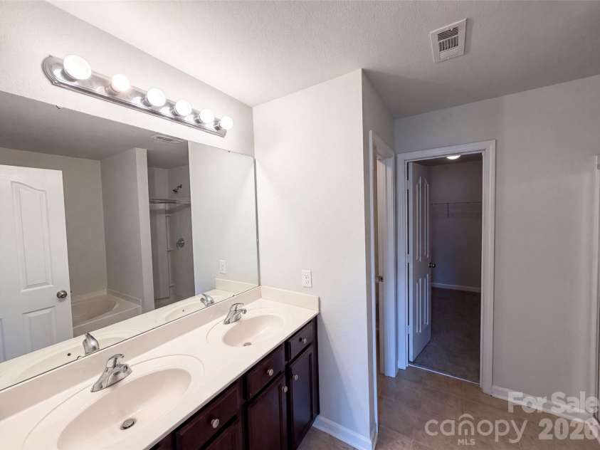 802 Bartram Avenue, Concord, NC 28025.  MLS# CAR4414533, YatesRealty ID 44004. 