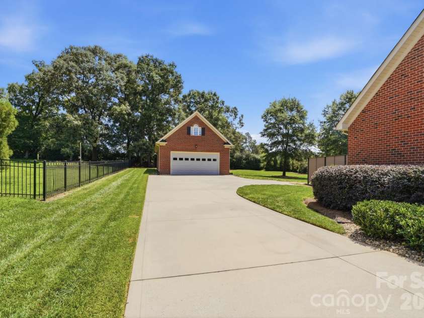 2712 Smith Field Drive, Monroe, NC 28110.  MLS# CAR4410000, YatesRealty ID 44005. 